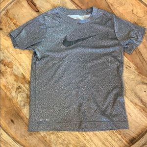 5 Nike Boys Graphic Tees